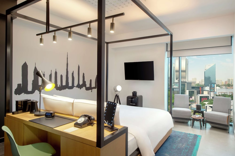 Room, 1 King Bed (Creek View)