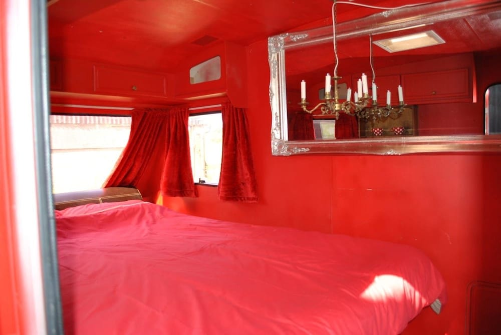 Party Field (Caravan, Lorry, Hut and Tents) photo 2
