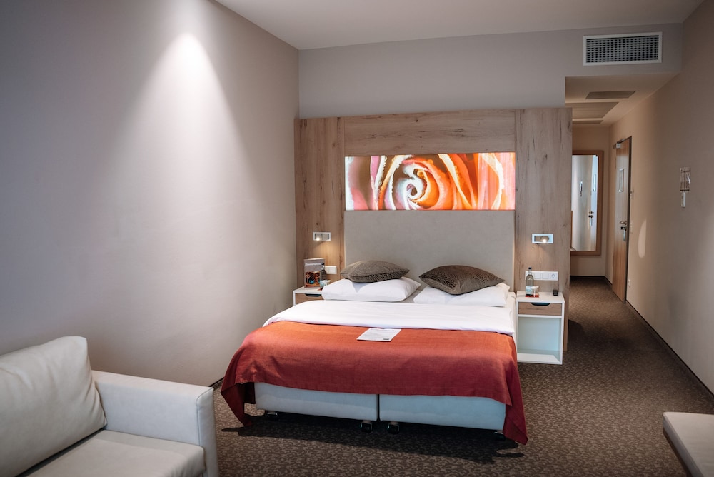 Business Suite photo 3