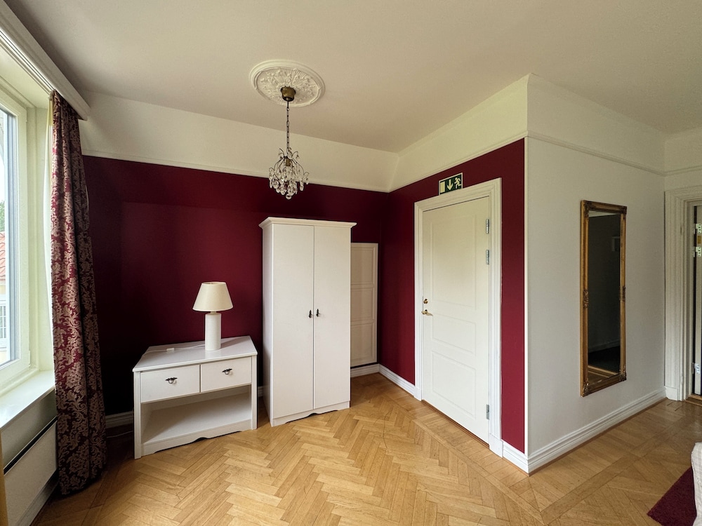 DeLuxe Suite Manor House Garden View photo 2