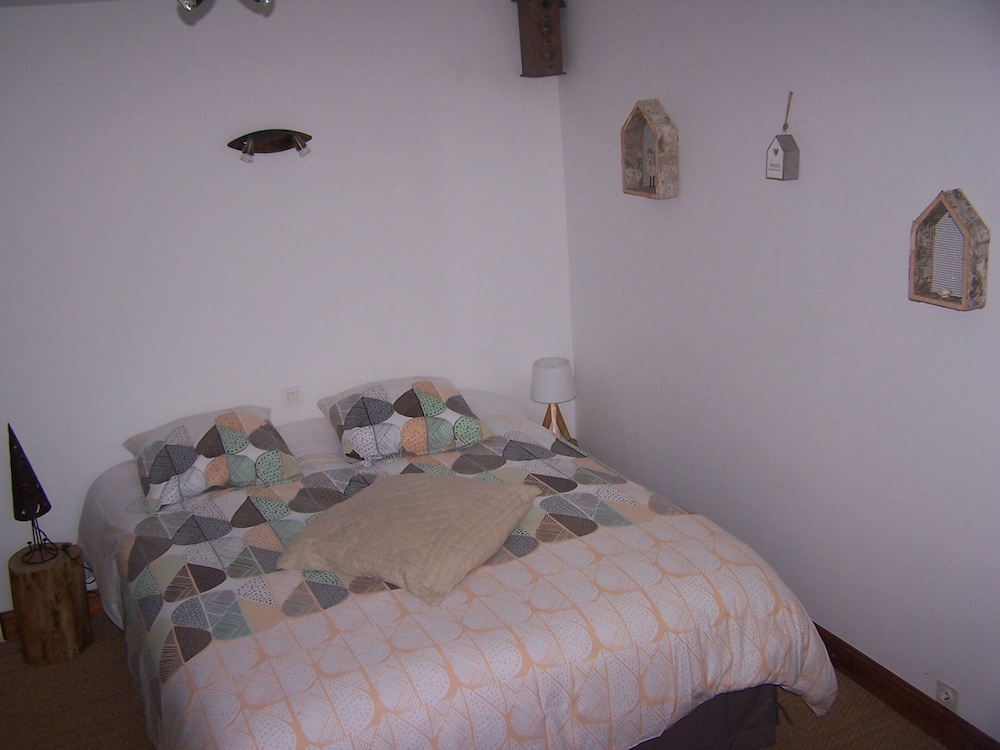 House, 2 Bedrooms photo 1
