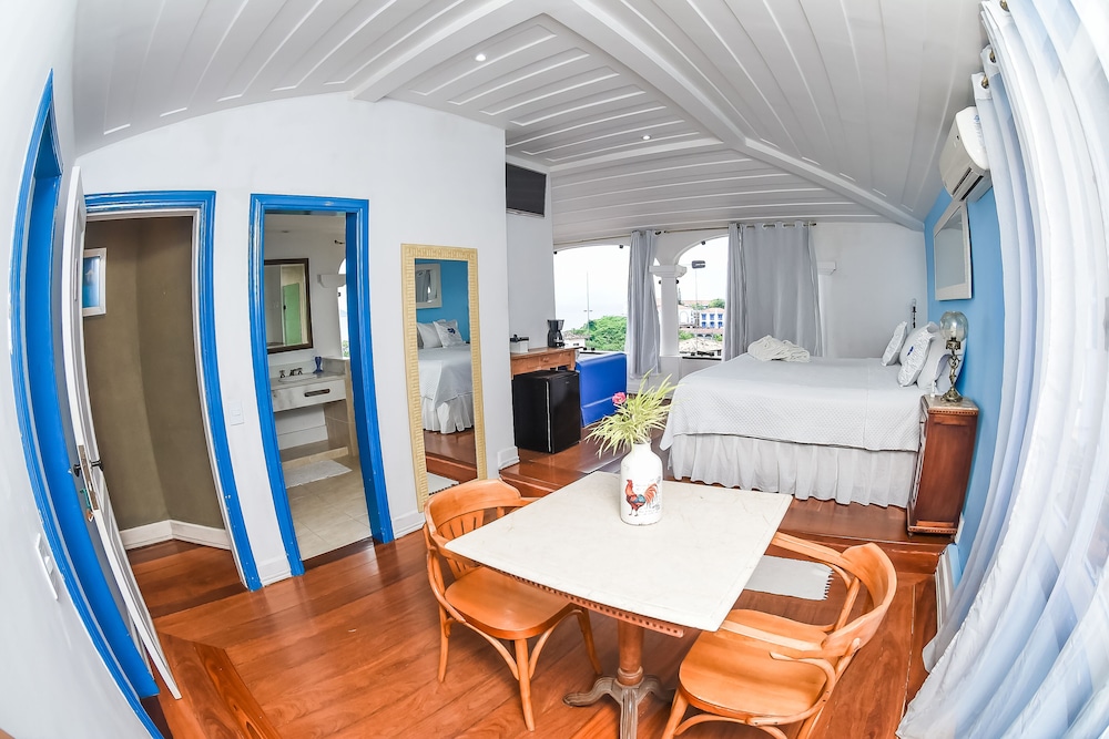 Honeymoon Suite