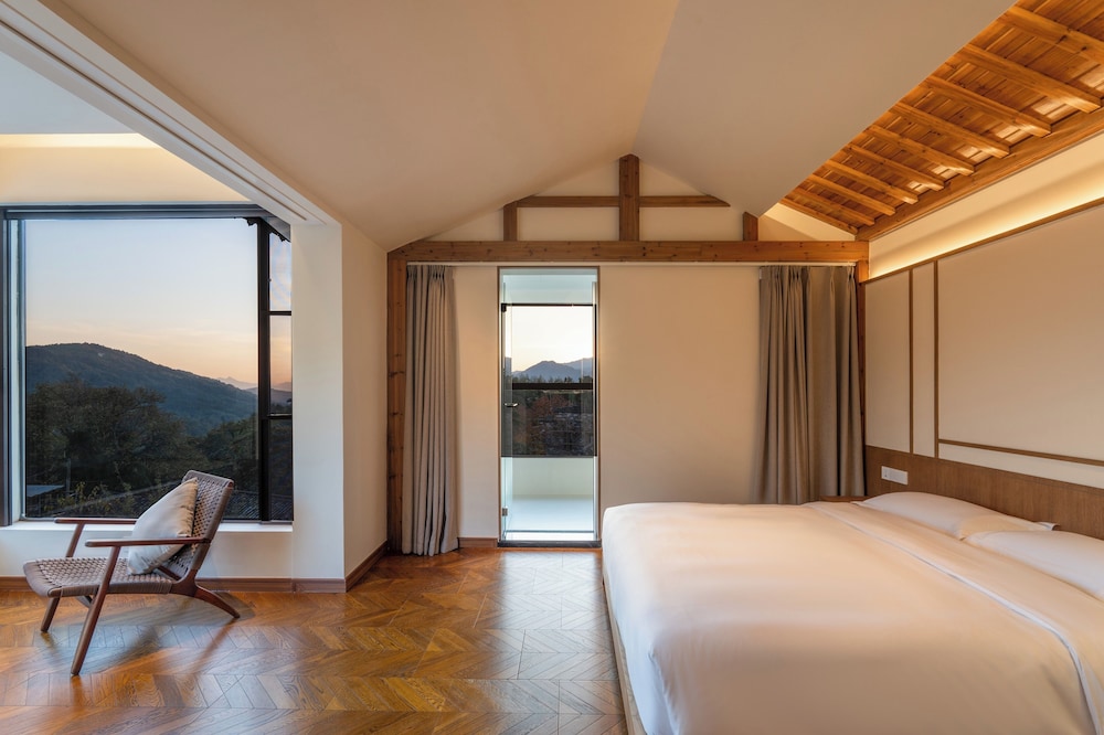 Superior Double Room, Hill View photo 1