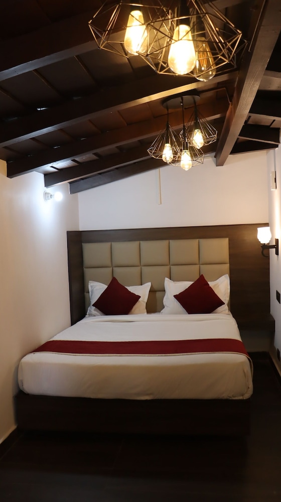 Deluxe Double or Twin Room, Balcony