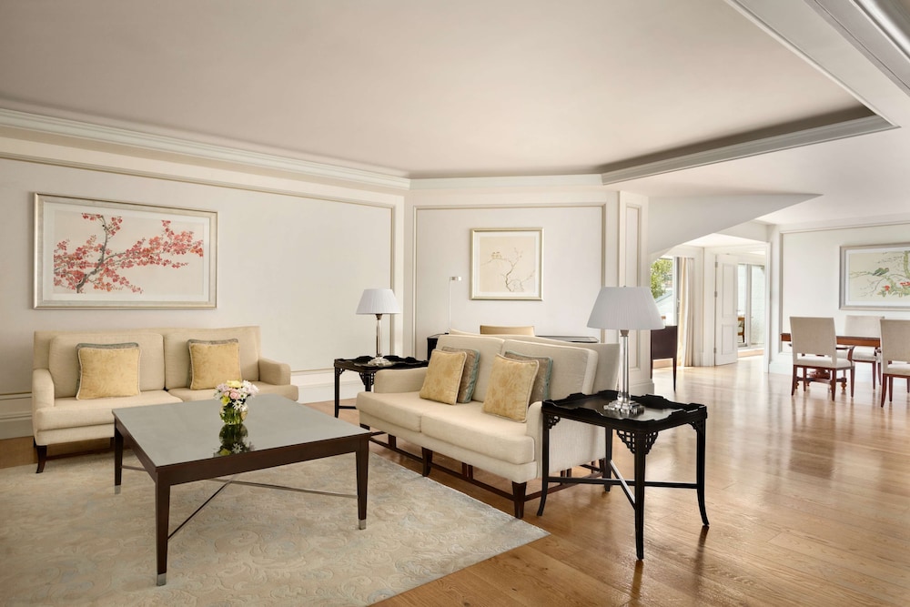 Suite (Barbaros)