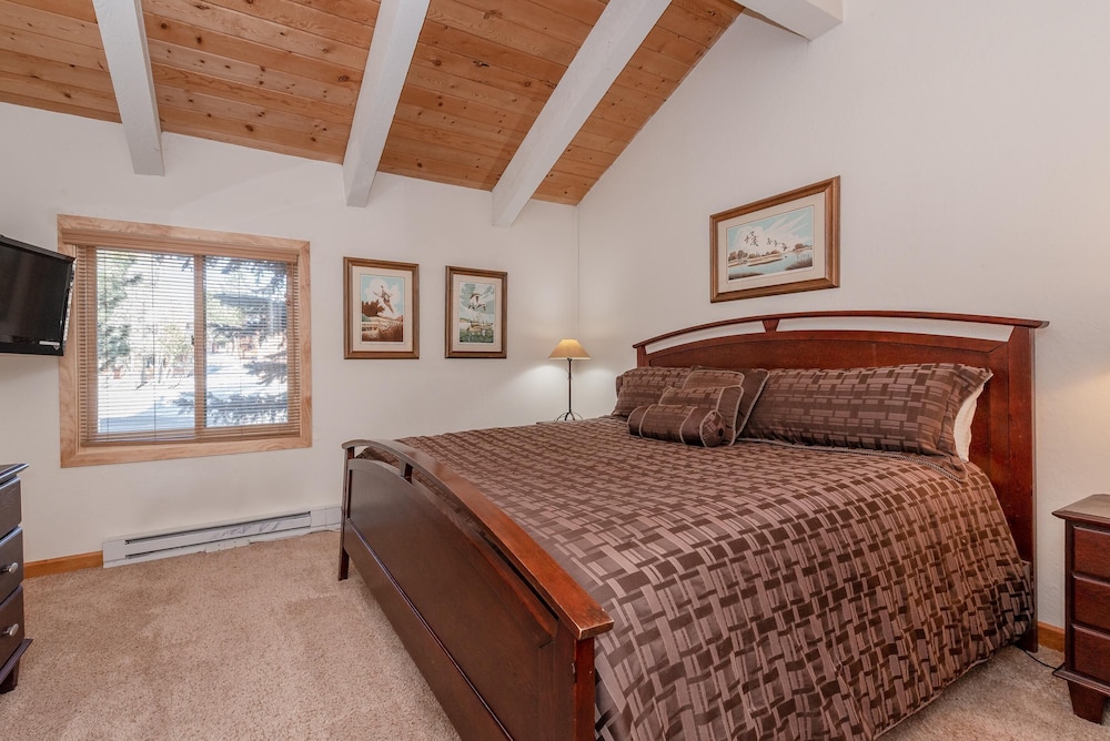 Condo, 3 Bedrooms (Mammoth Creek #52)
