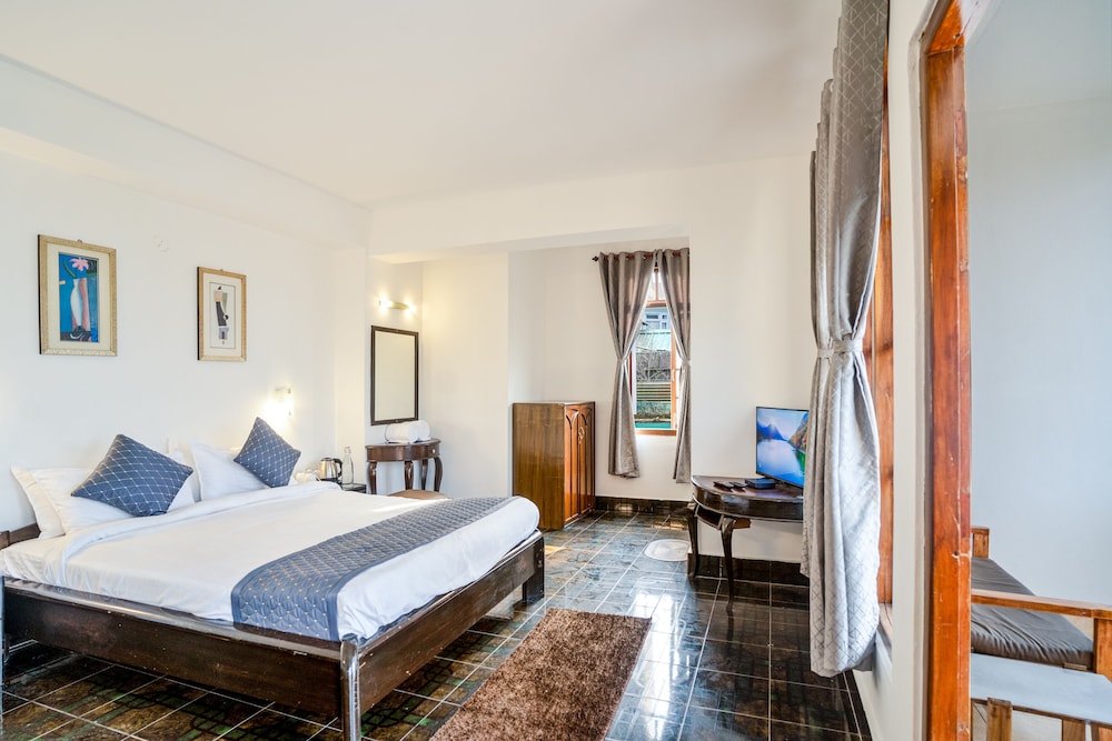 Executive Room - Photo 16