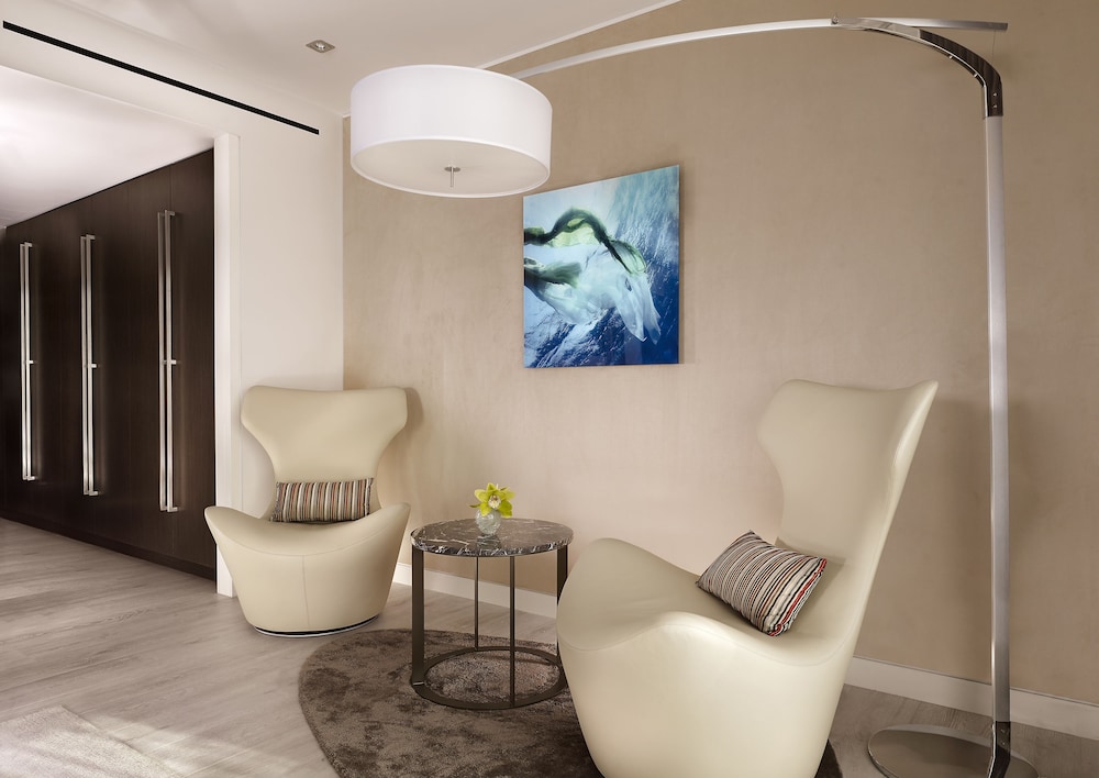 Studio Suite, 1 Queen Bed, Sea View