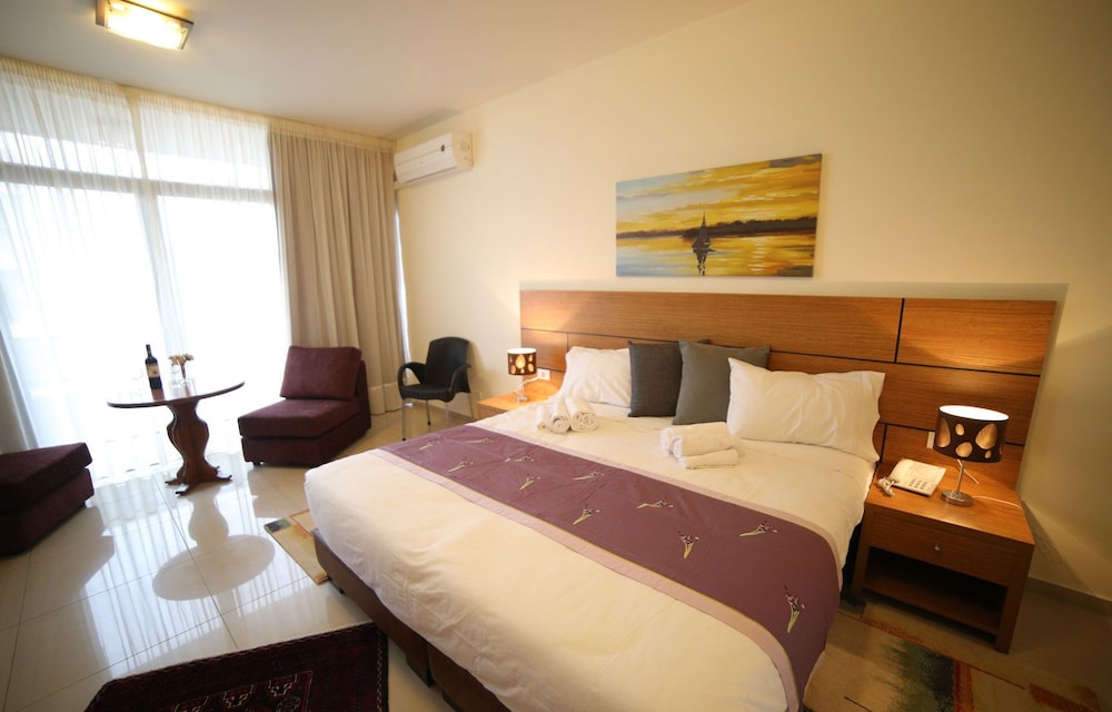 Deluxe Double or Twin Room photo 1
