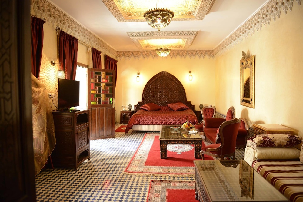 Deluxe Room - Photo 2