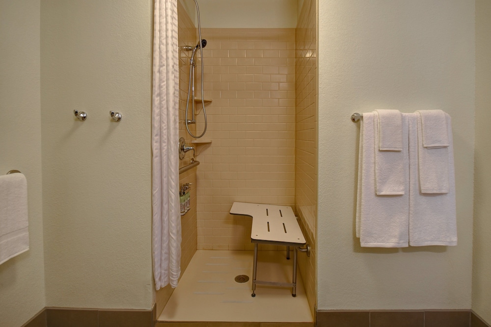 Suite, 1 Bedroom, Roll-in Shower (Mobility)