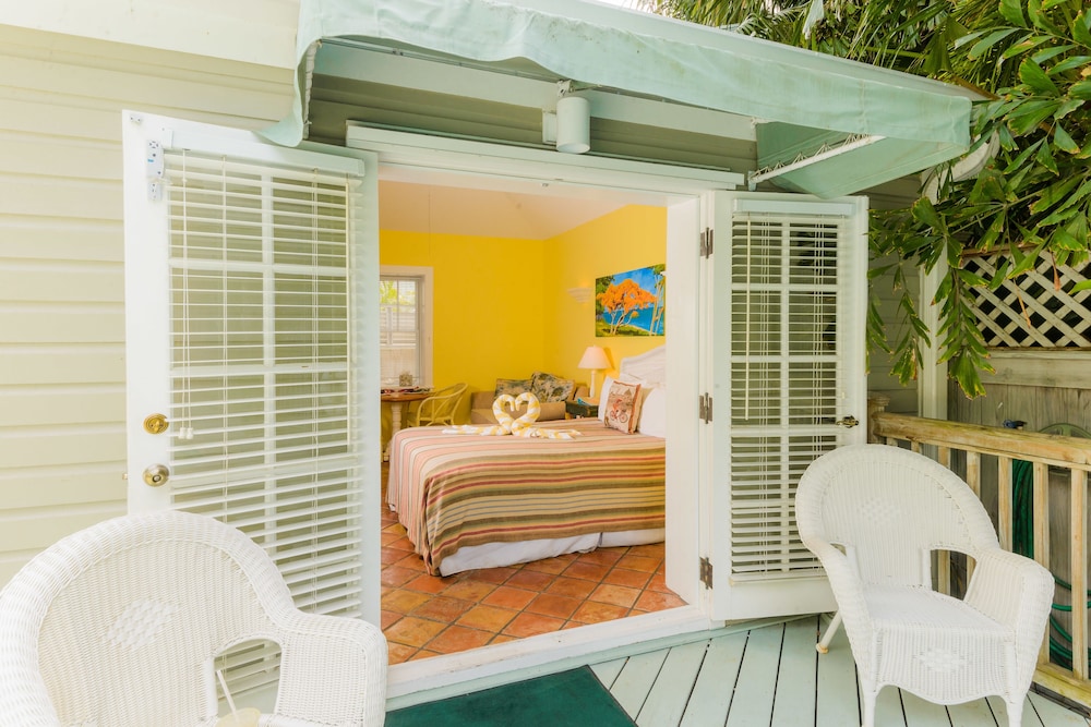 Poolside Studio Villa