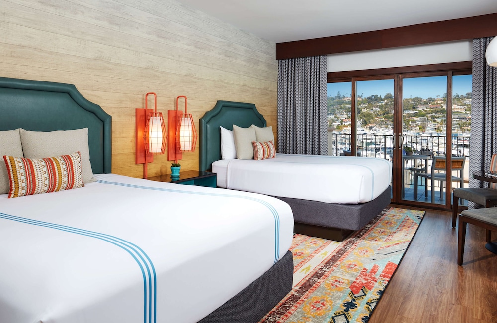 Marina View Junior Suite King photo 2