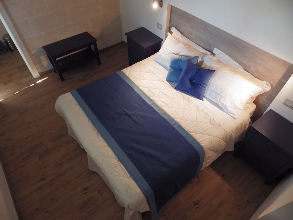 Basic Double Room photo 3