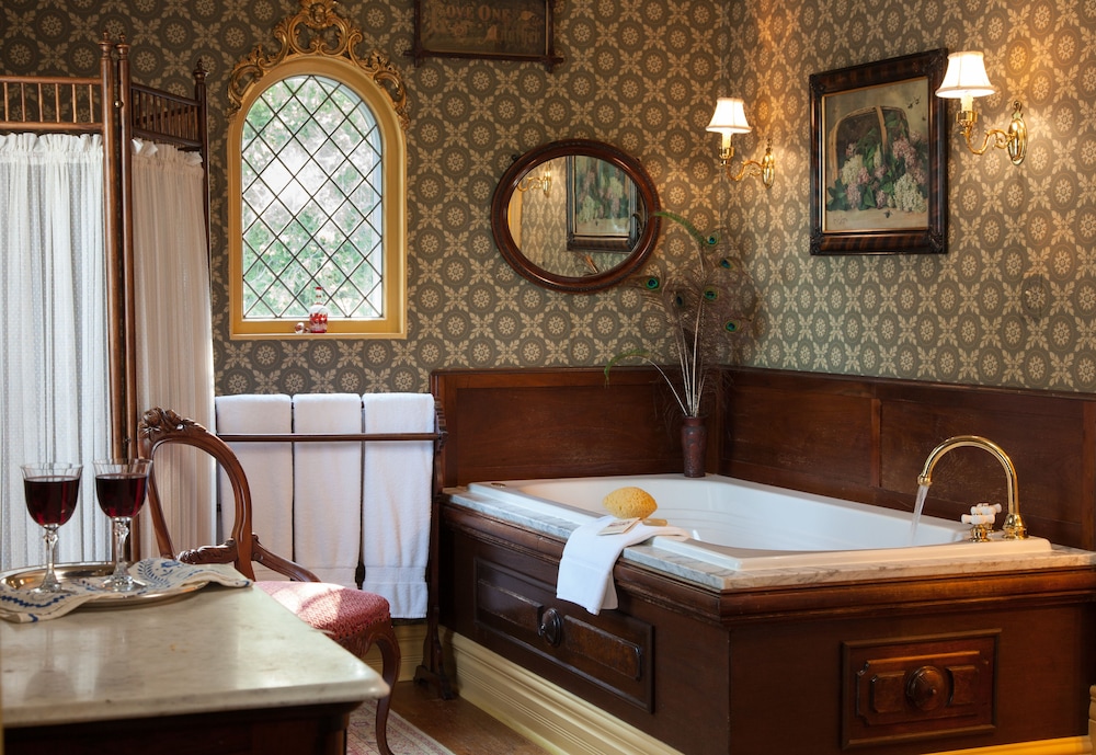 Room, Private Bathroom (Jessie- Breakfast Included ) photo 2