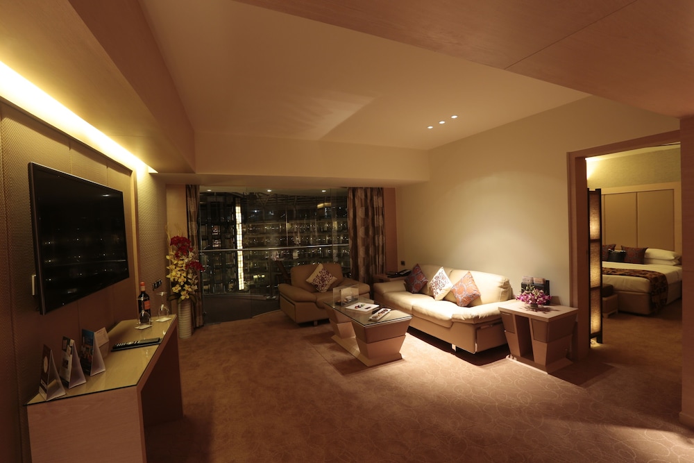 Uranus Premier Lagoon View Suite with Bath Tub and Private Balcony - King Bed