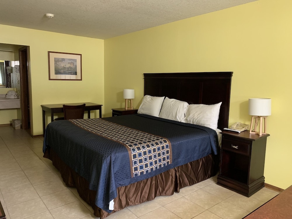 Traditional Room, 1 King Bed