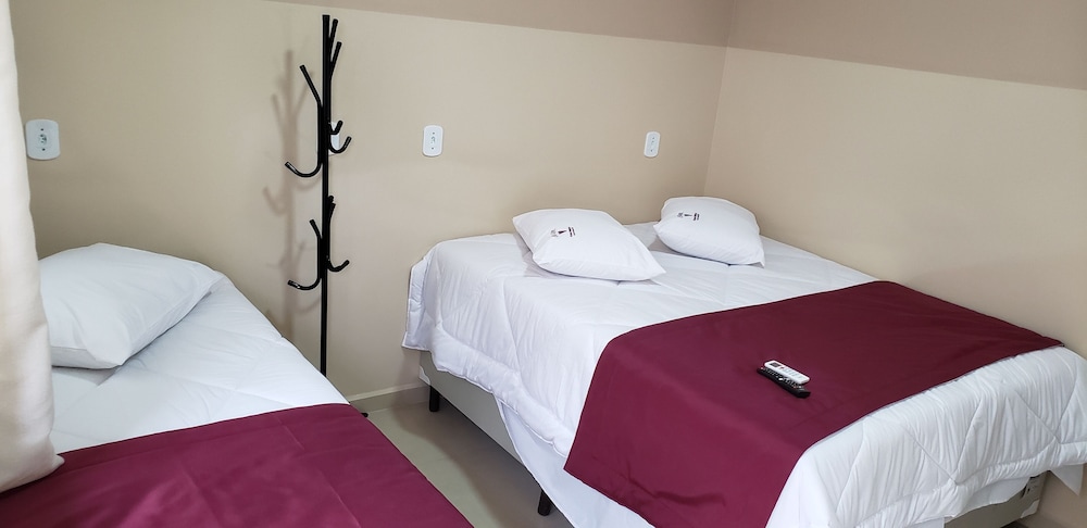 Deluxe Triple Room - Photo 8