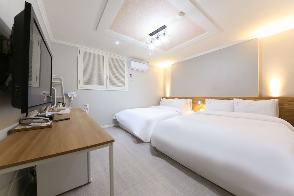Deluxe Twin Room, City View photo 2