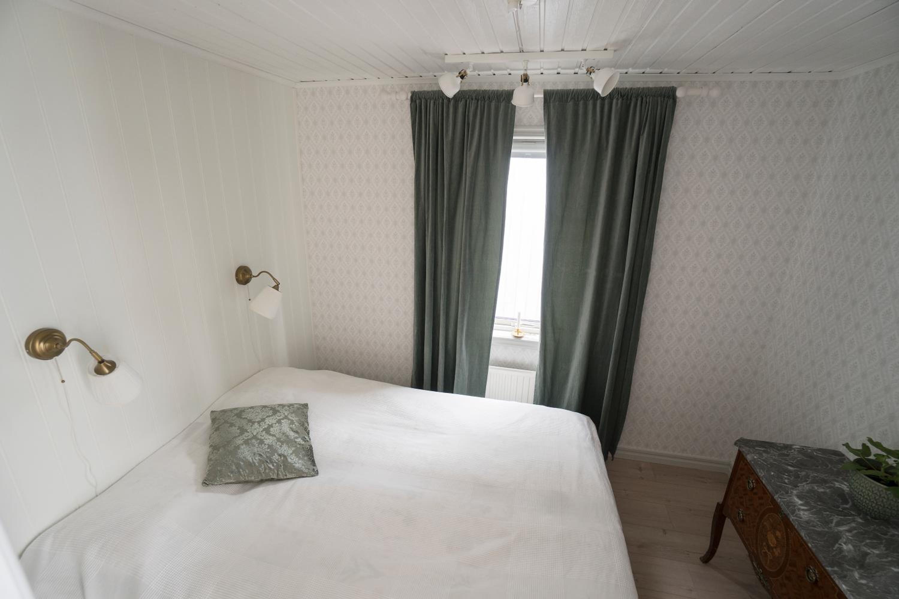One-Bedroom House photo 3