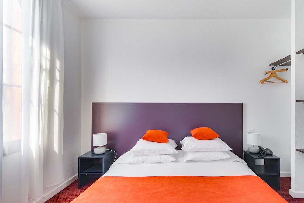 Standard Room, 1 Queen Bed - Photo 4