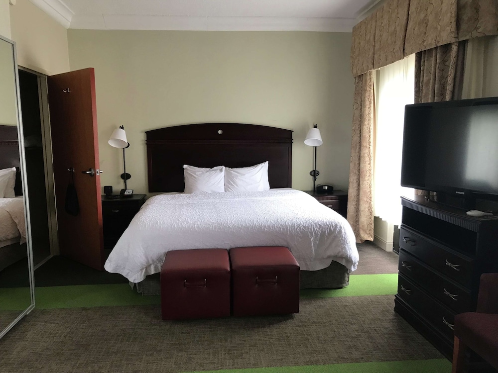 Suite, 1 King Bed, Non Smoking - Photo 5