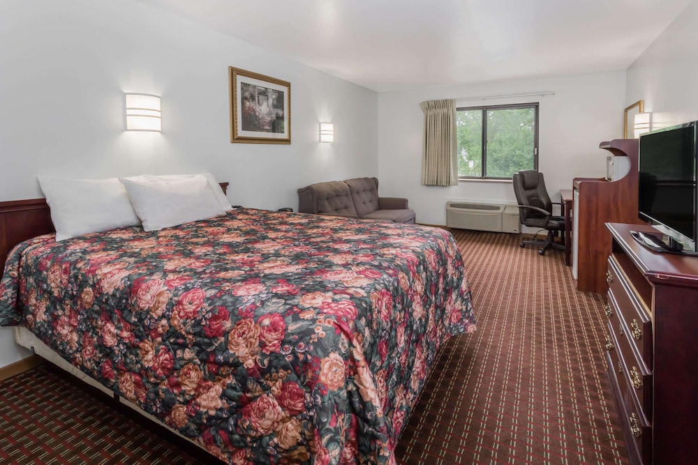 Standard Room, 1 Queen Bed - Photo 2