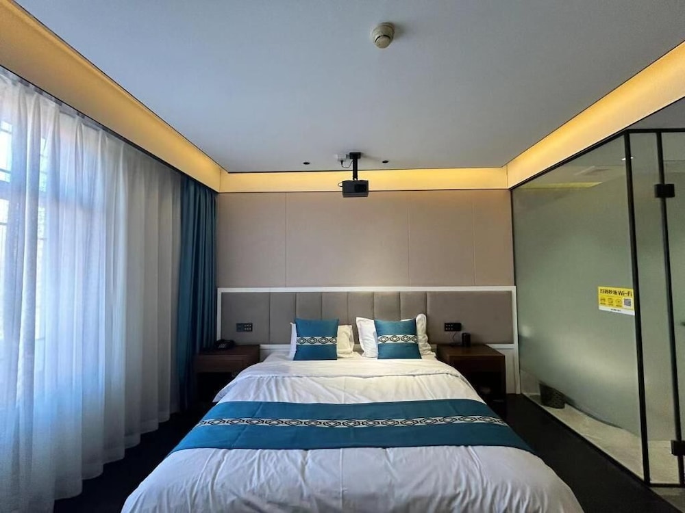 Comfort Double Room, City View