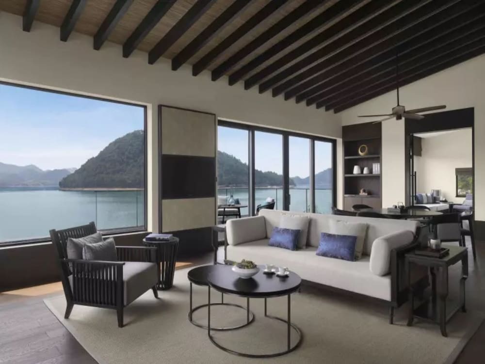 Royal Villa, 3 Bedrooms, Private Pool, Lake view photo 2