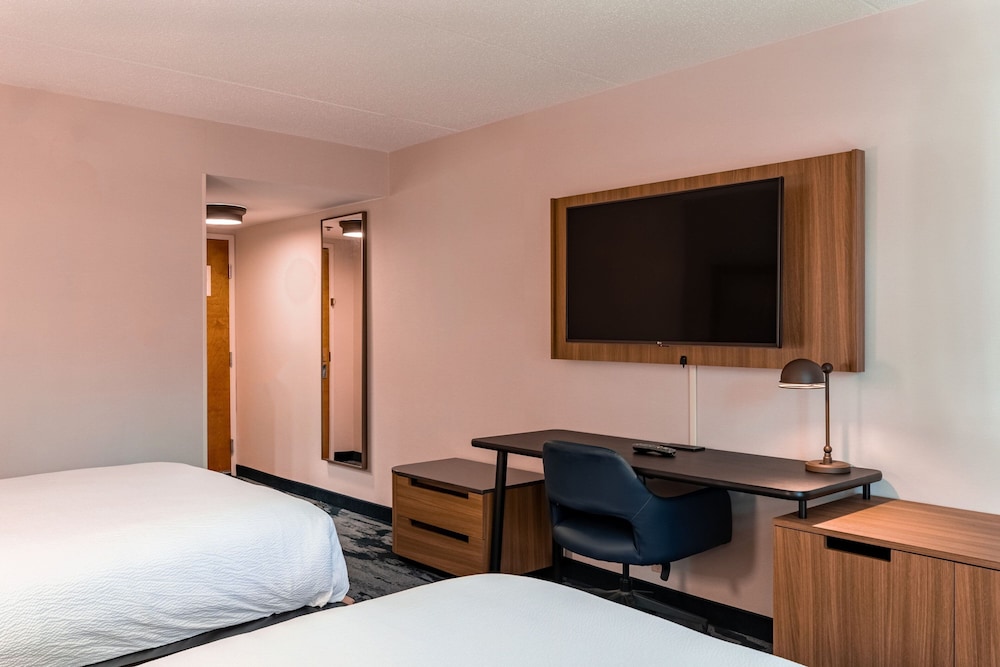 Room, 2 Queen Beds - Photo 2