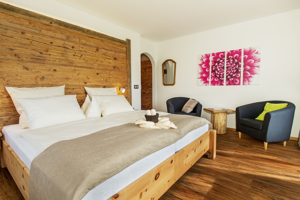 Double Room, Balcony (Doppelzimmer mit Balkon und Bergblick) photo 1