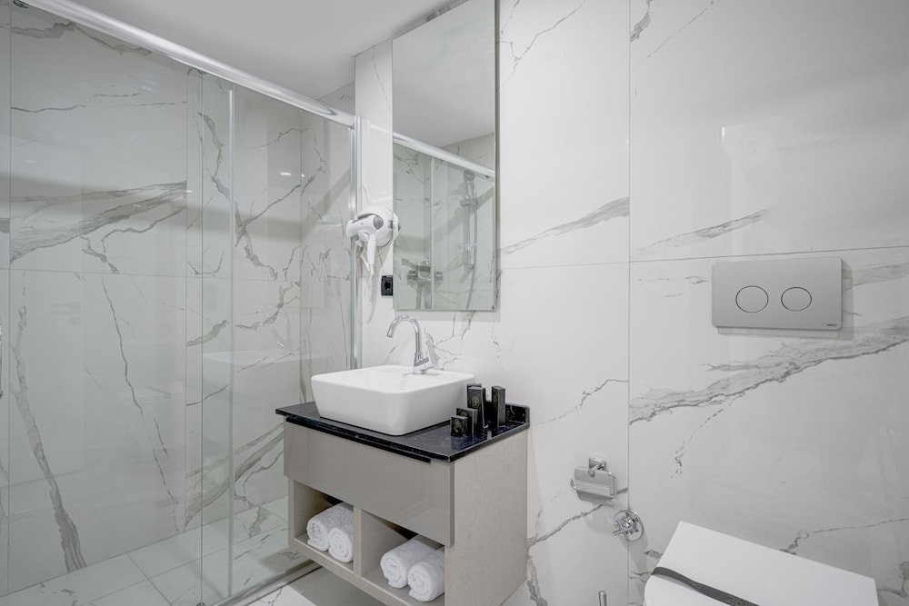 Comfort Suite photo 2