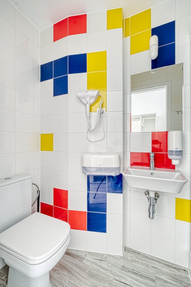 Triple Room, Private Bathroom - Photo 5