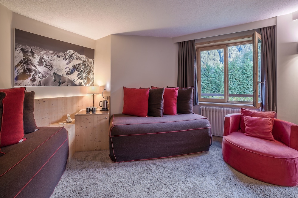Superior Quadruple Room - Photo 11