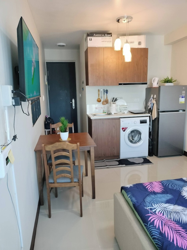 Studio, 1 Bedroom, Accessible, Smoking photo 2