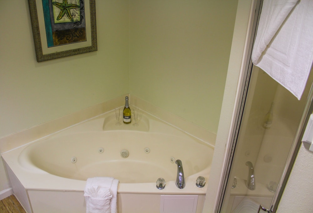 Apartment, 2 Bedrooms, Partial Ocean View - Photo 13