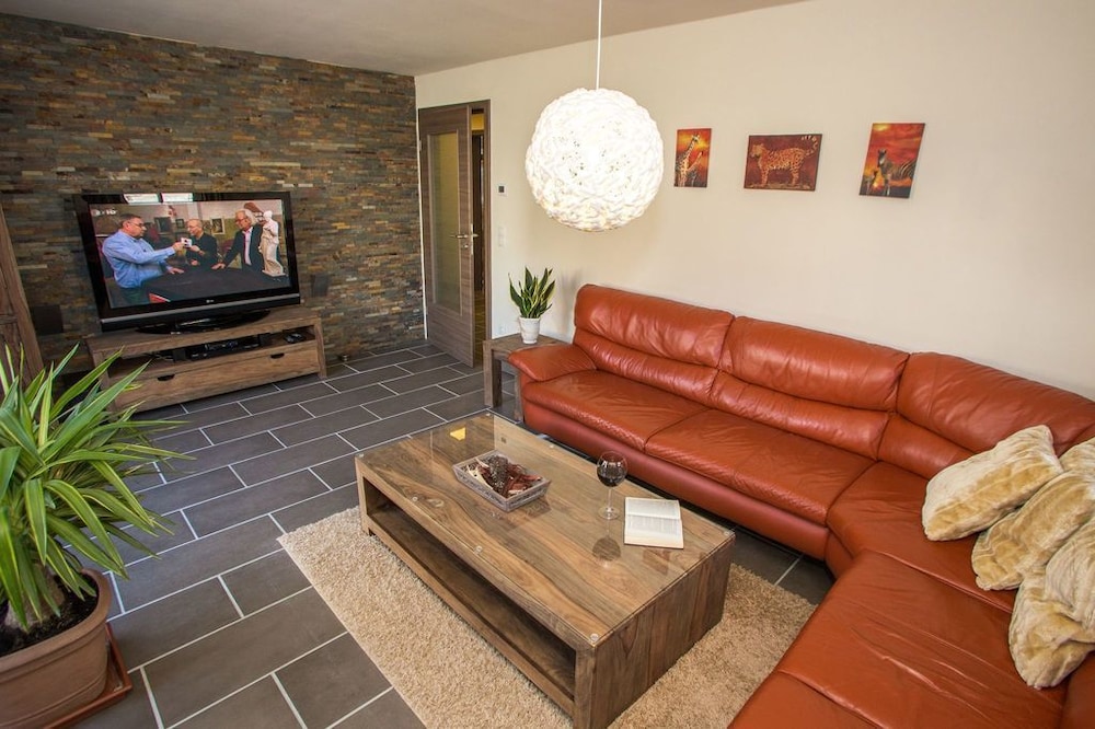 Luxury Condo (Kolonial) photo 1