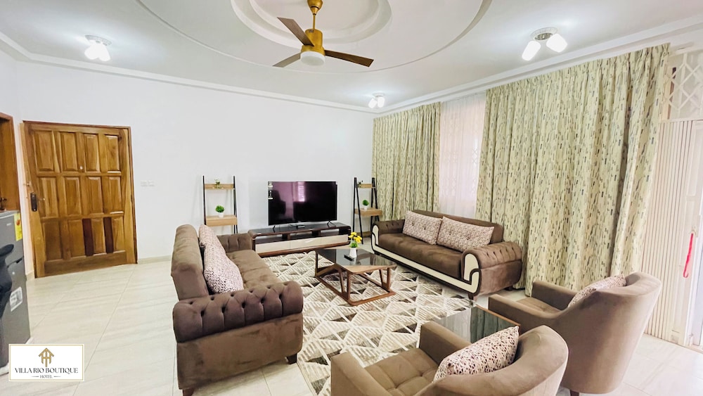 Executive House photo 1