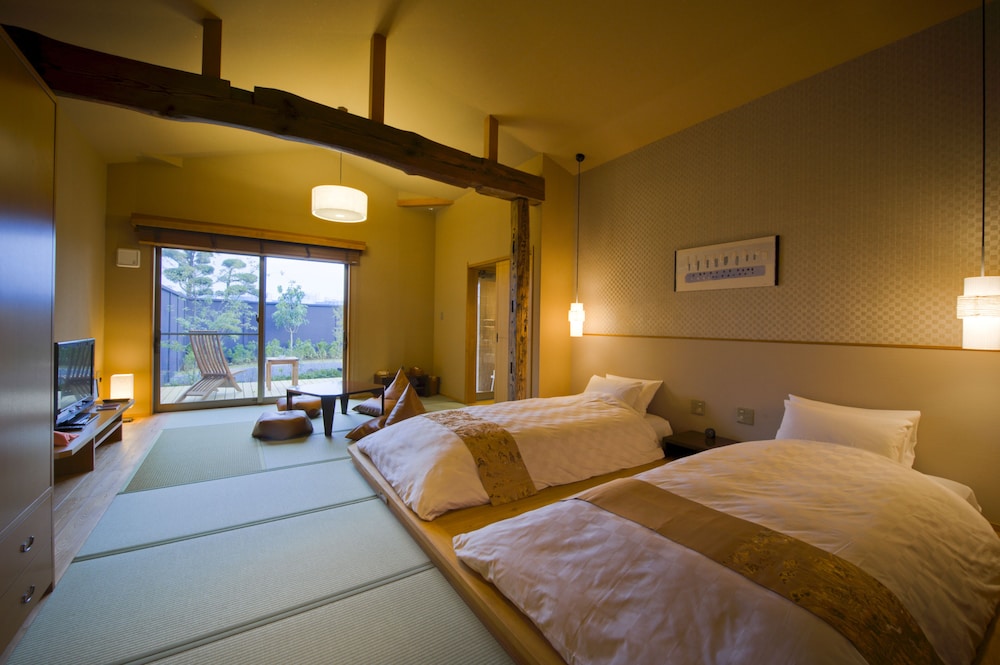 Japanese Western Style Room for 3 Guests with Open-air Bath and Garden View (Type B) photo 1