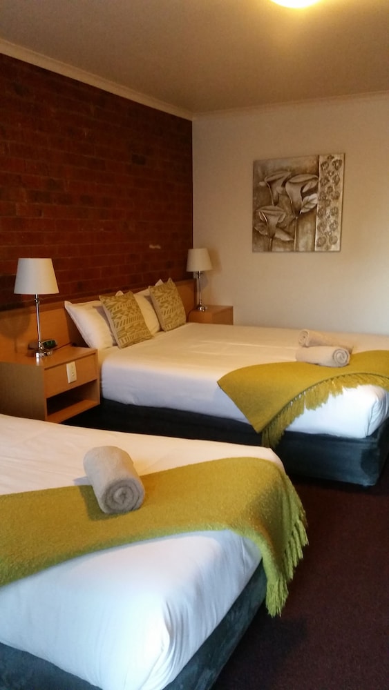 Premium Twin Room photo 2