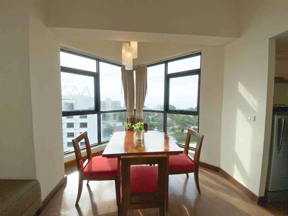 Suite Room - Photo 20