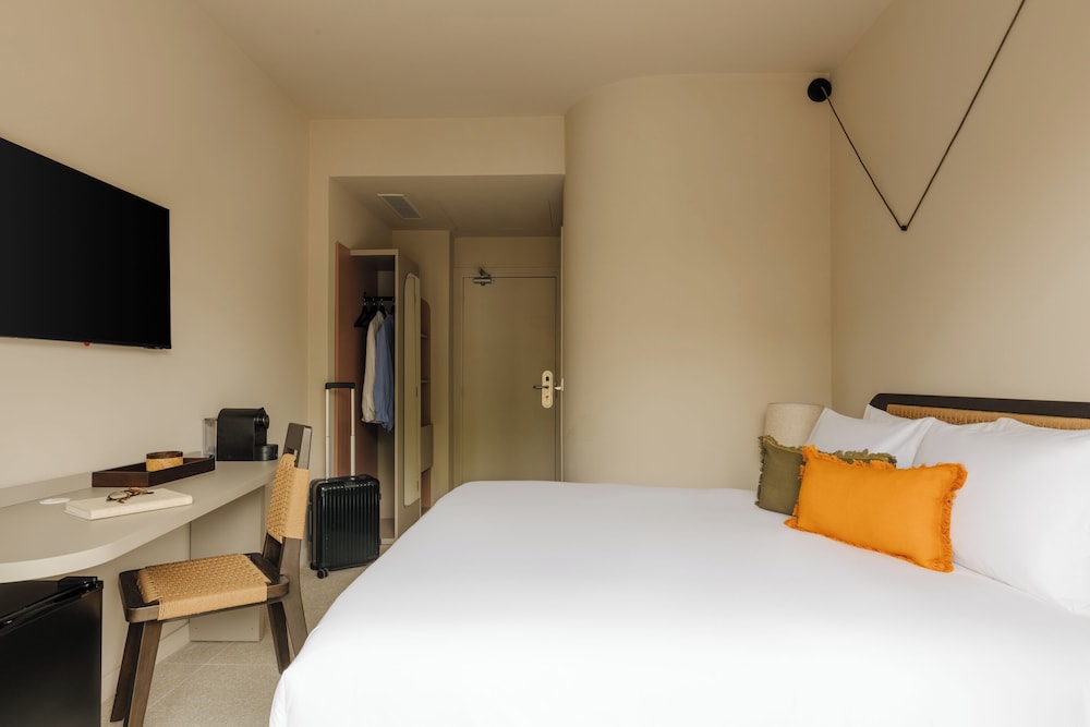 Room, 1 Queen Bed, Balcony, Sea View