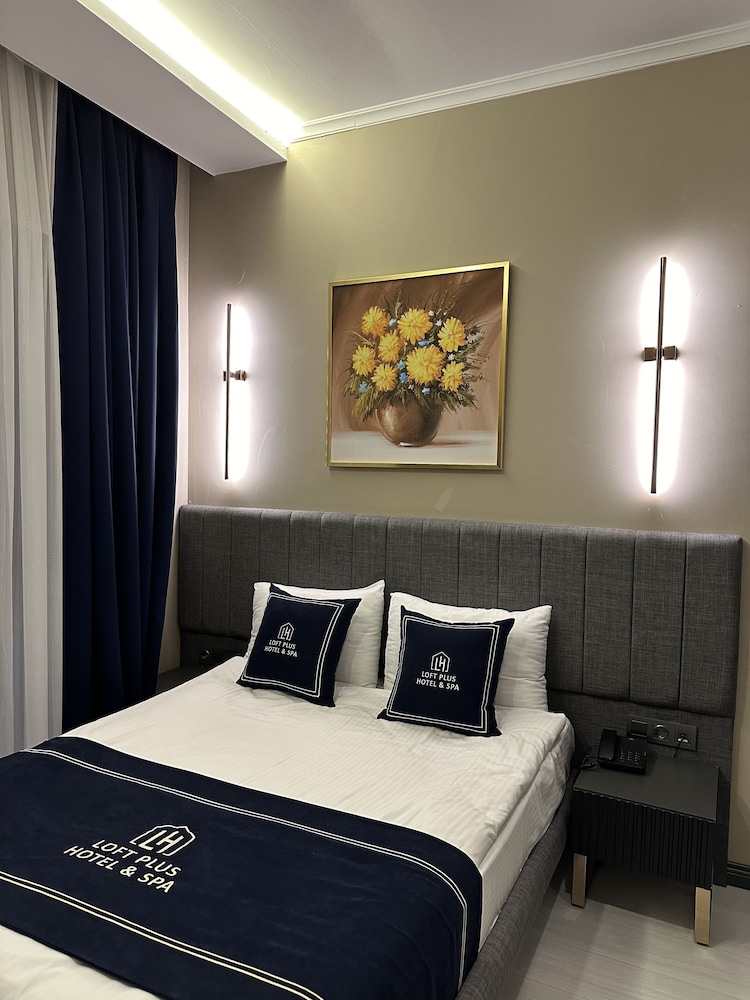 Deluxe Double Room - Photo 11