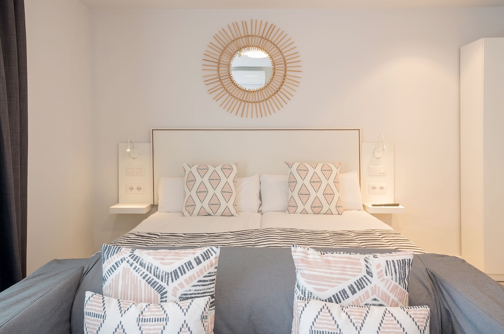 Standard Studio, 2 Twin Beds photo 3