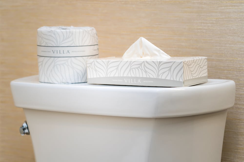 Basic Room, 2 Queen Beds, Non Smoking, Jetted Tub photo 2