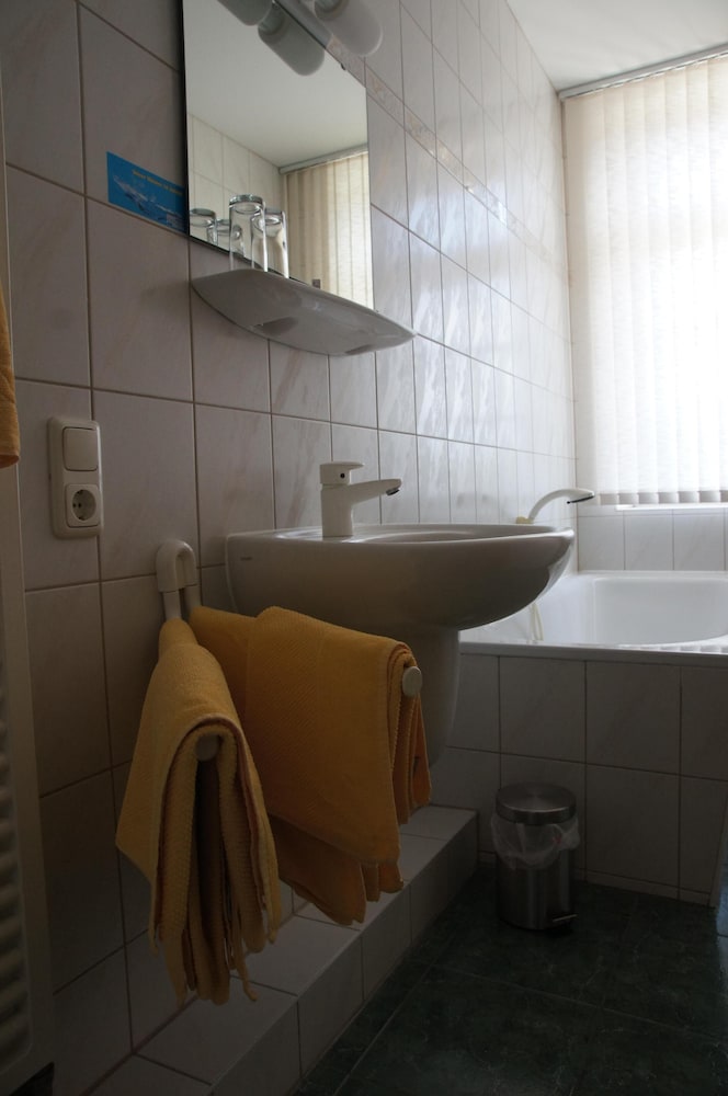 Suite, Private Bathroom photo 3