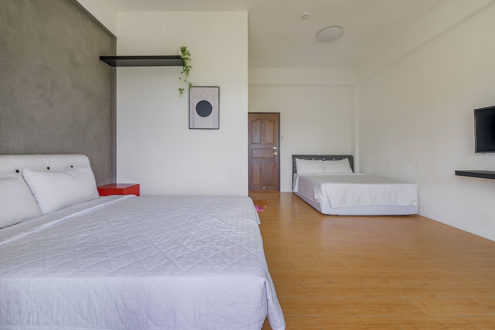 Quadruple Room With Balcony - Photo 8