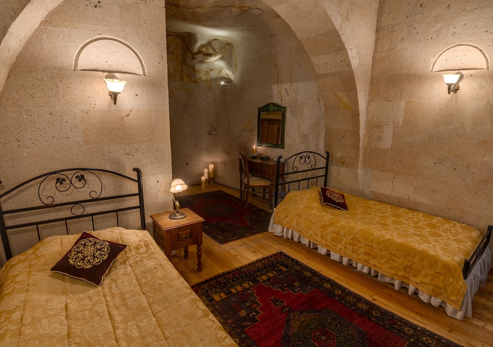 Honeymoon Double or Twin Room photo 3