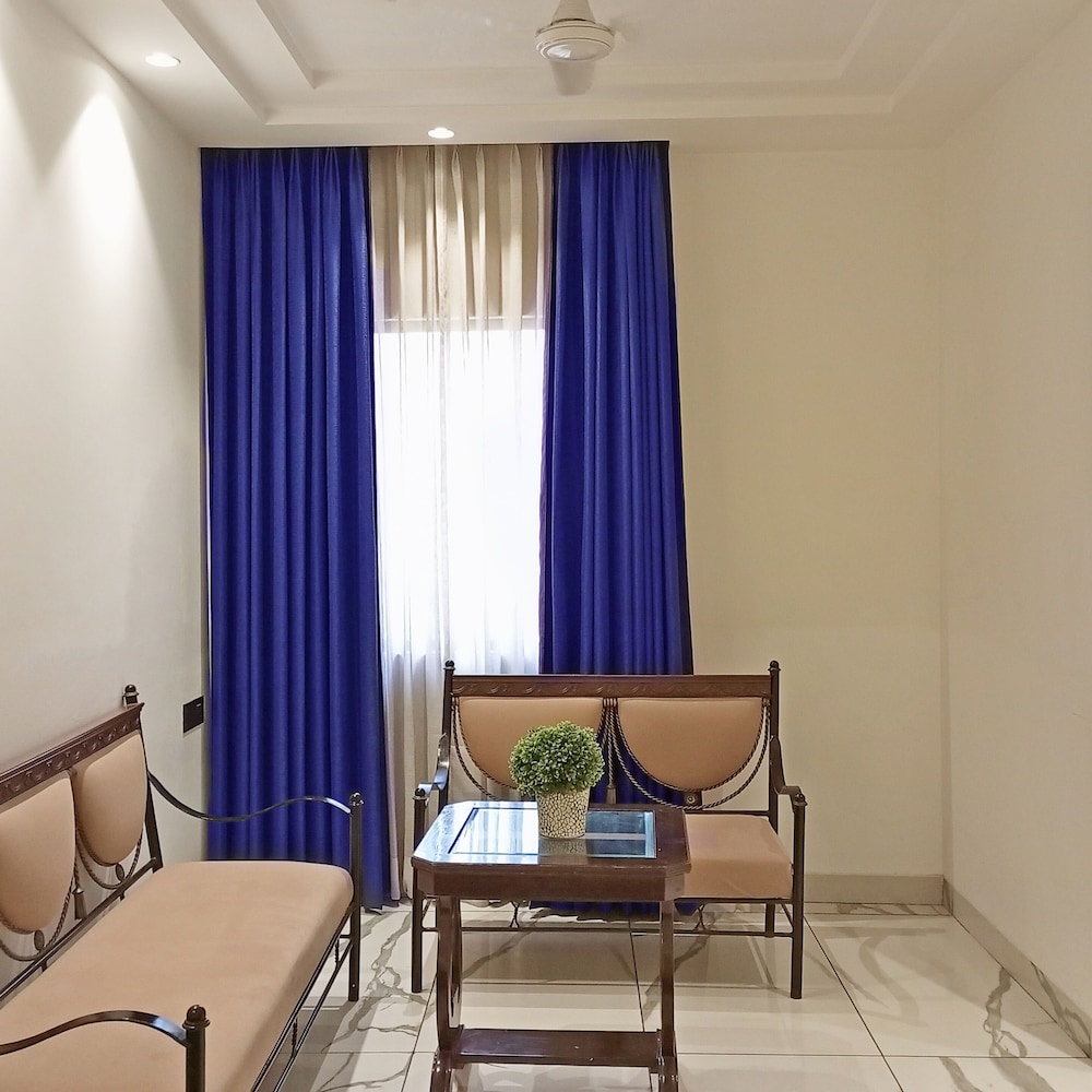 Superior Suite - Photo 7