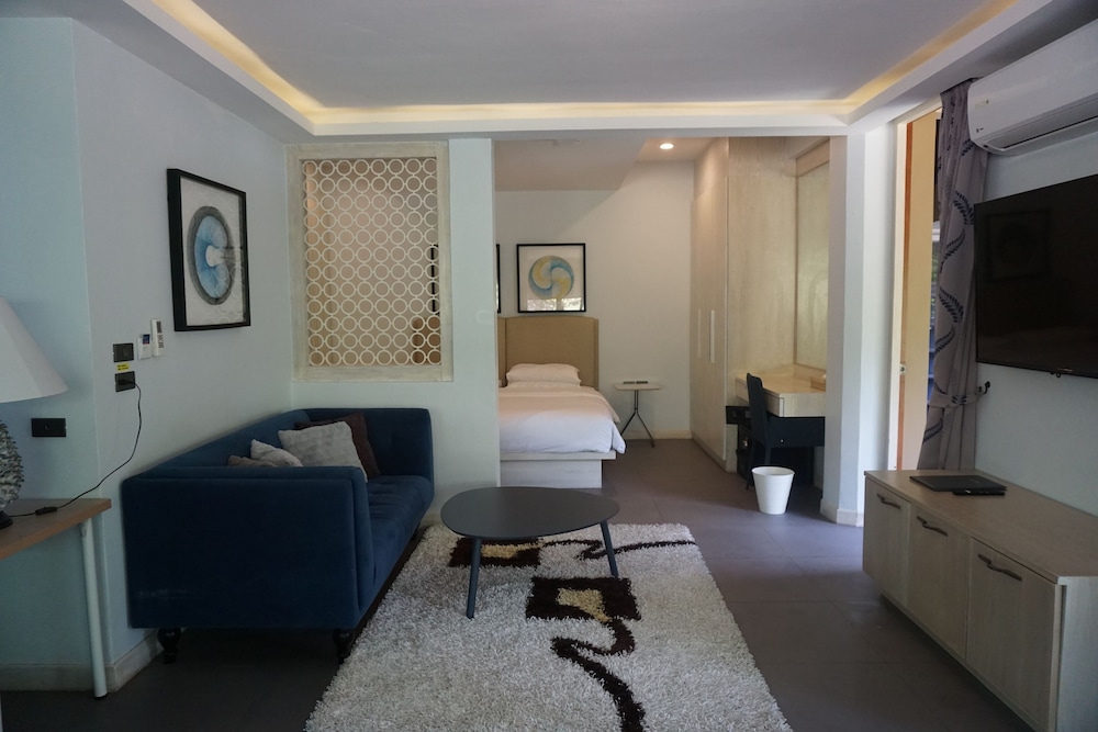 Deluxe Double Suite with Garden photo 2